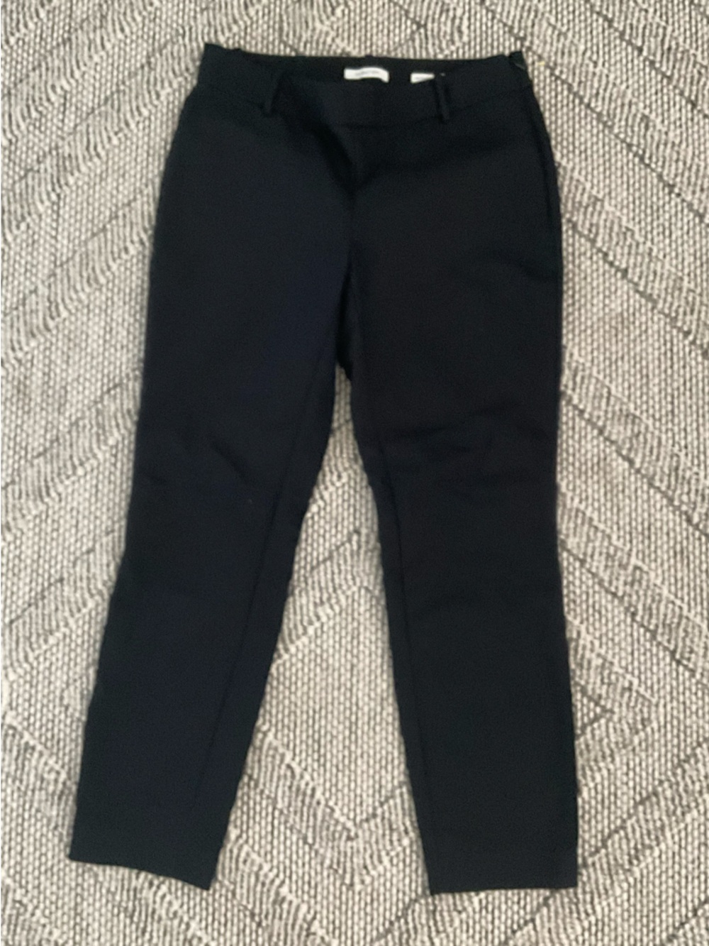 Babaton Aritzia Black pull on flat front  Straight-Leg Dress Pants size 6